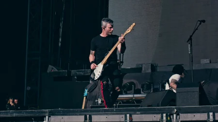 02-Alter Bridge-0902
