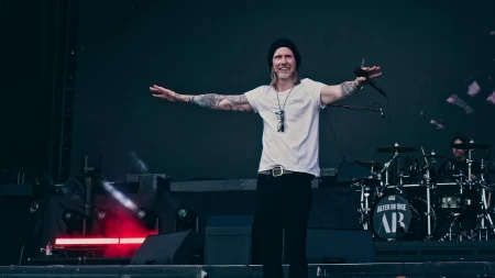 02-Alter Bridge-0925