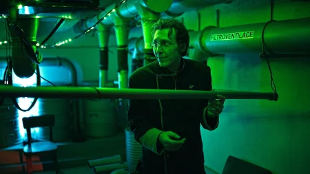 Nesmirna Odysea-1-225